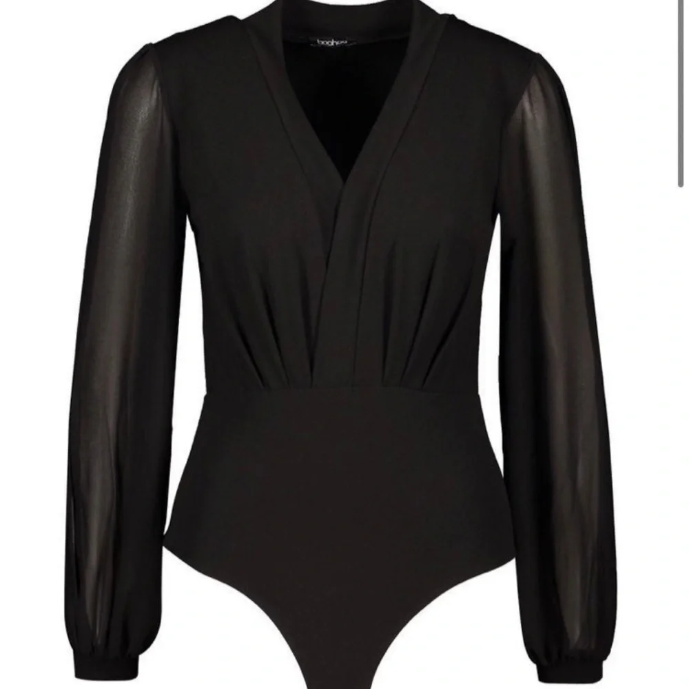 Boohoo long sleeve bodysuit mesh arms - Picture 3 of 10